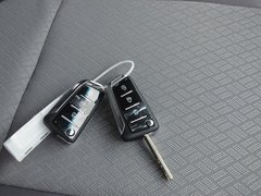 2017款 1.9T 短轴中顶星物流厢式运输车