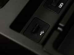 2017款 1.6L 手动尊贵型