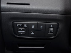 2017款 1.6L 手动尊贵型