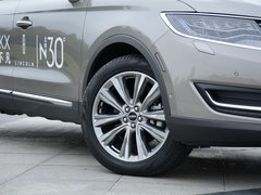 2017款 2.7T 四驱总统版