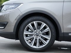 2017款 2.7T 四驱总统版