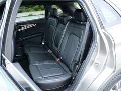 2017款 2.7T 四驱总统版