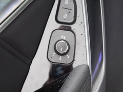 2017款 红标 2.0T 自动两驱尊贵型