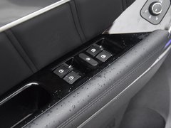 2017款 红标 2.0T 自动两驱尊贵型