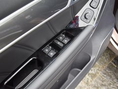 2017款 红标 2.0T 自动两驱尊贵型