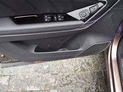 2017款 红标 2.0T 自动两驱尊贵型