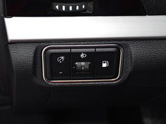 2017款 红标 2.0T 手动四驱精英型
