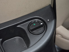 2017款  2.4L商务型短轴中顶11/12座4G69S4N