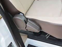 2017款  2.4L商务型短轴中顶11/12座4G69S4N