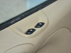 2017款  2.4L商务型短轴中顶11/12座4G69S4N