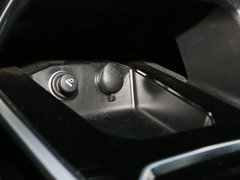 2017款 全新 蓝标 2.0T自动两驱领尚型
