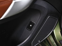 2017款 2.0T 汽油四驱舒适型 7座