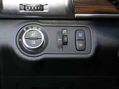 2017款 2.0T 汽油四驱尊贵型 7座