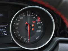 2017款 1.8L 自动尊贵型