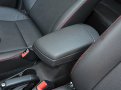 2017款 1.8L 自动尊贵型