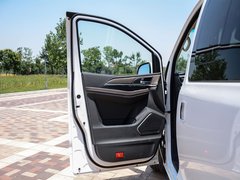 2018款 2.0T 自动旗舰型
