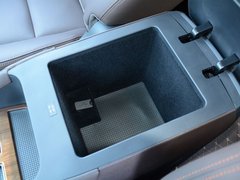 2018款 2.0T 自动旗舰型