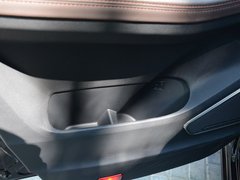 2018款 2.0T 自动旗舰型