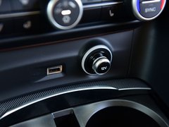 2017款 2.0T 200HP 豪华版