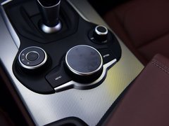 2017款 2.0T 200HP 豪华版