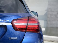 2017款 GLA 260 4MATIC 运动型