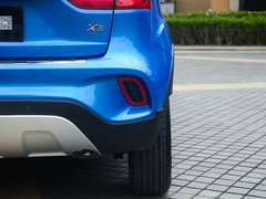 2017款 1.5L 手动尊贵型
