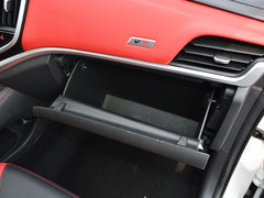 2017款 1.5T 自动旗舰型