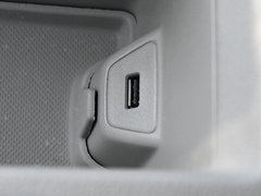 2017款 2.0T 自动商务舱版