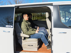 2017款 2.0T 自动商务舱版