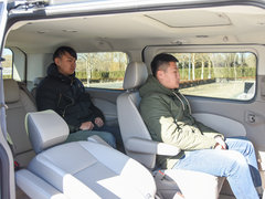 2017款 2.0T 自动商务舱版