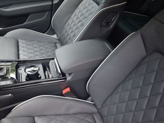 2018款 480 V6 四驅旗艦版