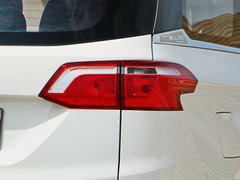 2018款 1.5L 手动标准型 国V