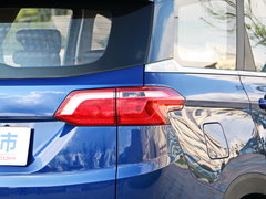 2018款 1.5L 手动标准型 国V