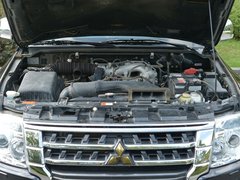 2018款 3.0L 自动尊贵版