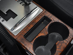 2018款 3.0L 自动尊贵版