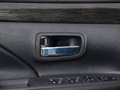2018款 2.0L 两驱荣耀版 5座