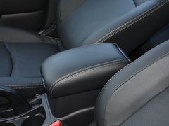 2018款 2.0L CVT两驱尊享版