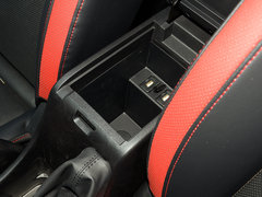 2017款 1.6L 手动爵士版