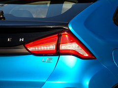 2017款 1.6L 手动爵士版