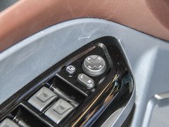2017款 1.5T 7座自动旗舰型