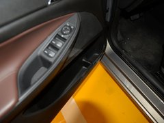 2018款 18T 6座尊贵型