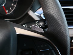 2017款 1.5L 自动时尚型