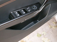 2017款 1.5L 自动豪华型