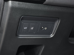 2018款 5.0 V8 SVX 