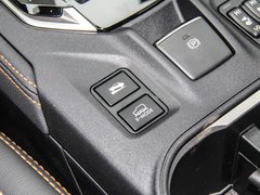 2018款 2.0i 全驱豪华版EyeSight