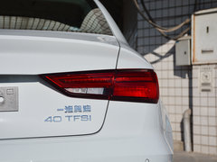 2018款 30周年型 Limousine 40 TFSI 运动型