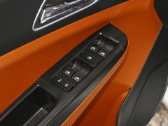 2017款 1.5L 手动超值型