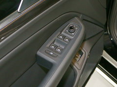 2018款 改款 380TSI 两驱商务版