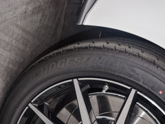 2019款 4.0T V8 Volante