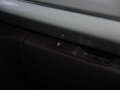 2018款 1.8T TCe 300雅颂巴黎版
